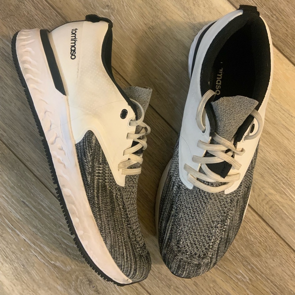 Tommaso Black and White bike clip shoes. Size 8.5.